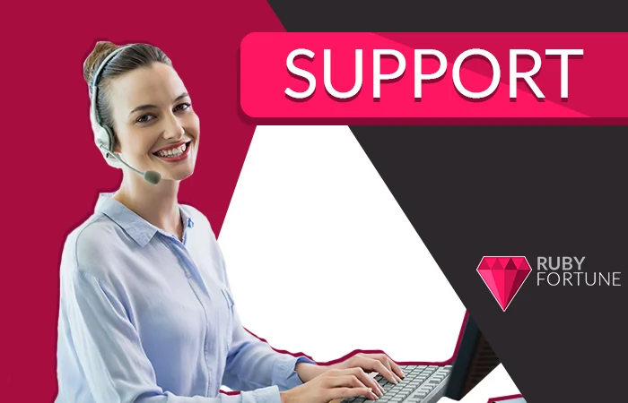 The woman from the Ruby Fortune customer support working on the computer